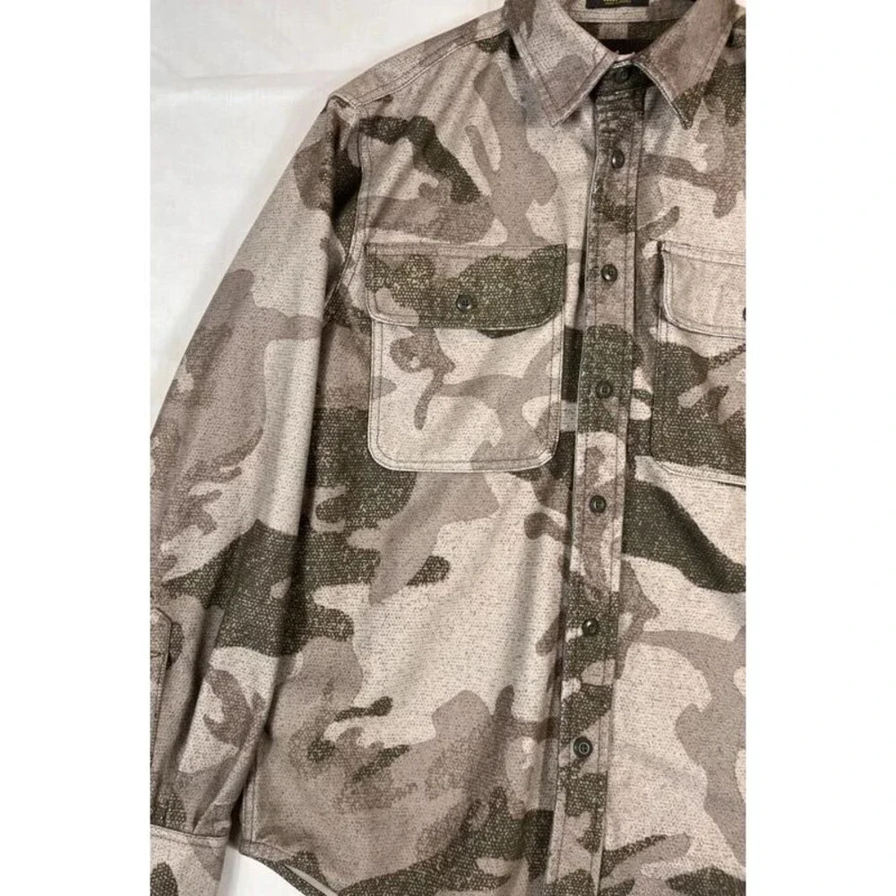 Cabelas Bass Pro Outfitter Camo L/S Microtex Button Shirt Men's Size Small